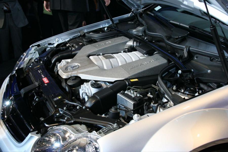  Mercedes-Benz CLK63 AMG Black Edition 2007 года  (фото 16 из 61)